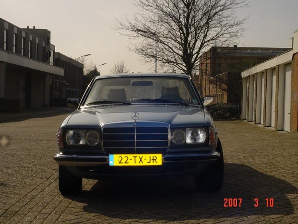 mercedes_004-b08e8557bd051f0015b31bcaf9290273.jpg