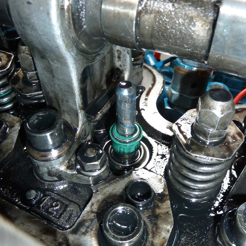 New valve-stem seals for a Mercedes-Benz OM621 engine_800.jpg
