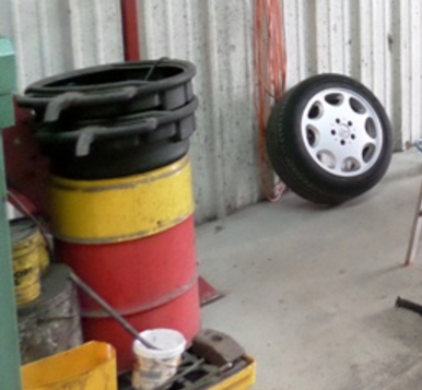 toontje garage.jpg