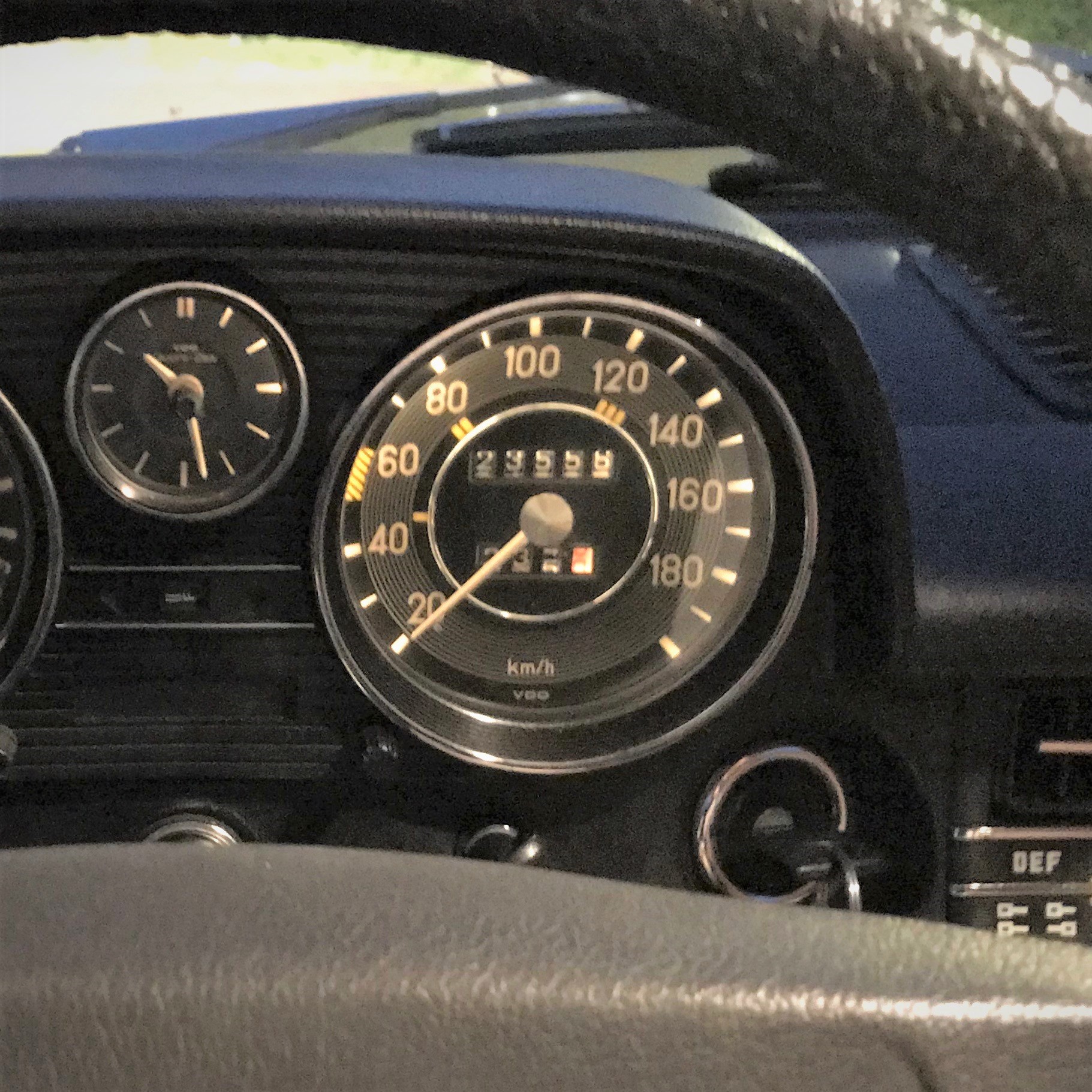 detail dash van mn W115.jpeg